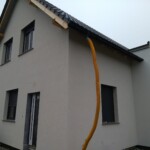 Gotowa ściana po zatynkowaniu białym tynkiem