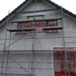 zagruntowana i zabezpieczona ściana pod tynk